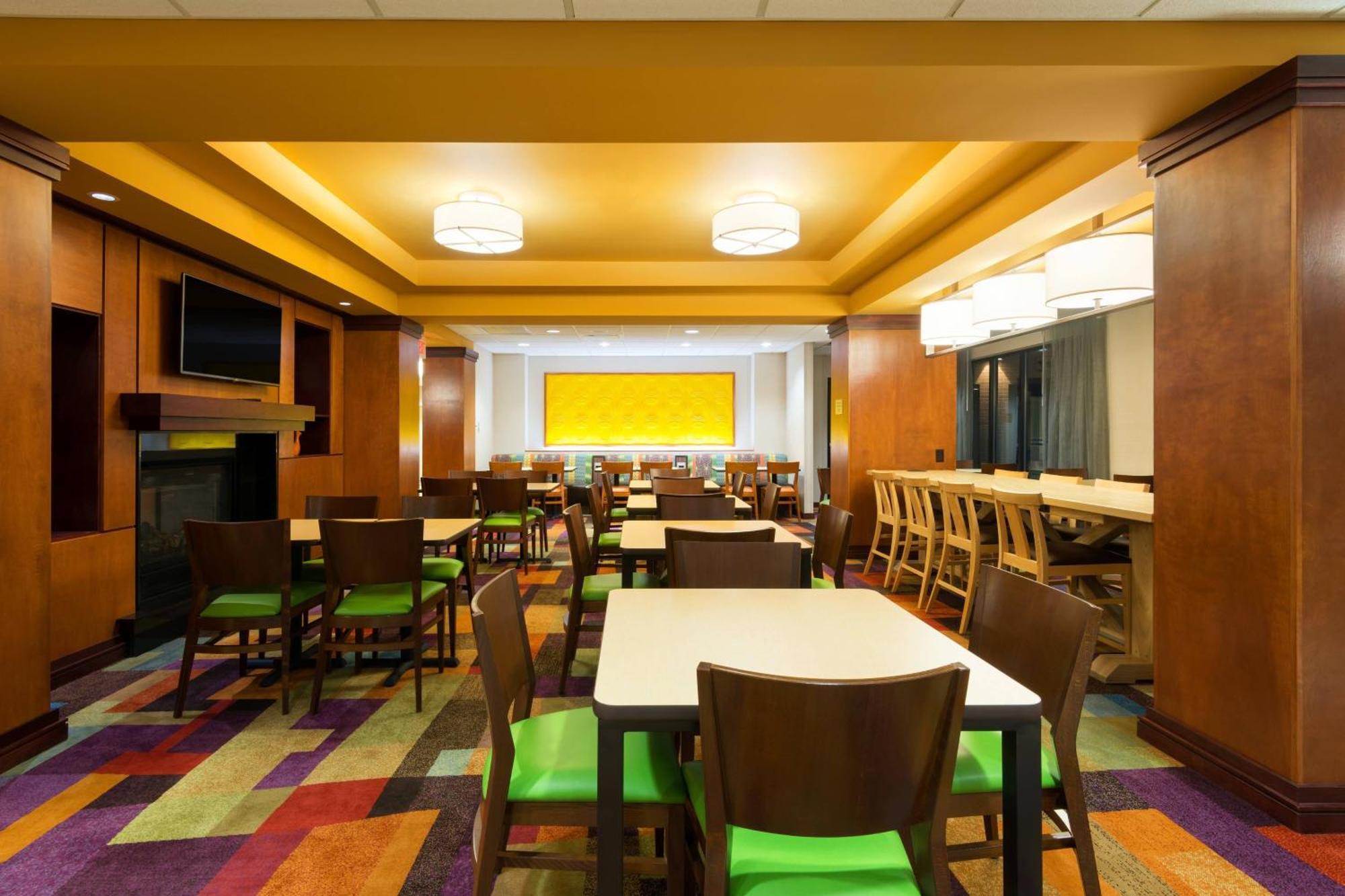 Fairfield Inn & Suites Louisville Downtown Екстериор снимка